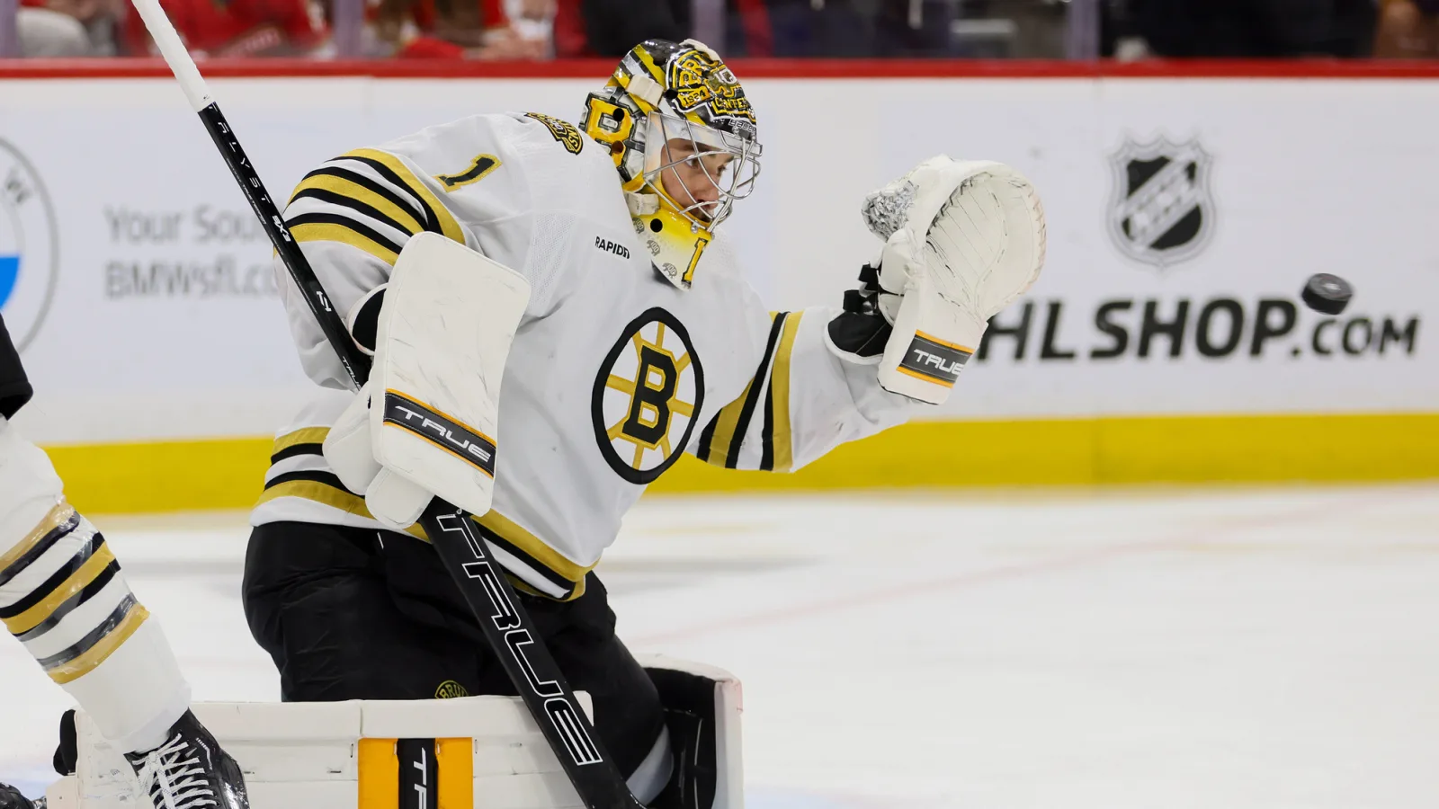 MASSIVE MOVE: Jeremy Swayman Reportedly Contemplating Trade Request from Boston Bruins after make a shocking statement  for denies Neely’s $64M claim